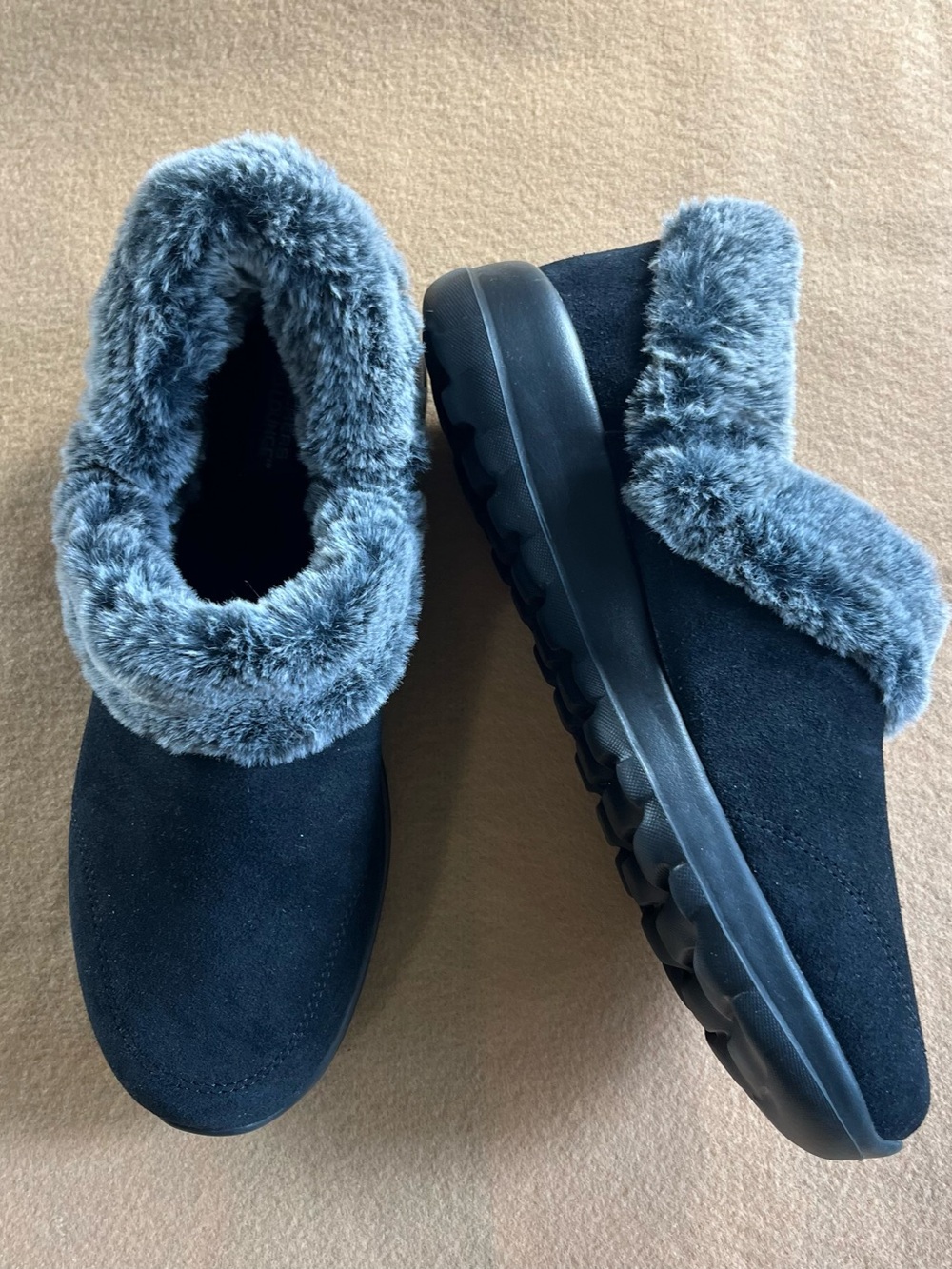 Skechers On-The-GO Joy Faux Fur Slip-On Shoes Black Gray Size 10 175266
